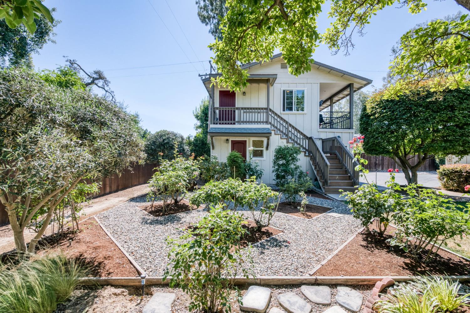 812 E Rialto Ave, Fresno, CA 93704