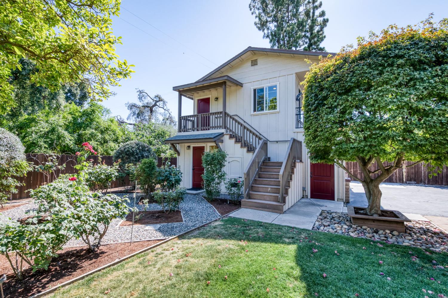 812 E Rialto Ave, Fresno, CA 93704