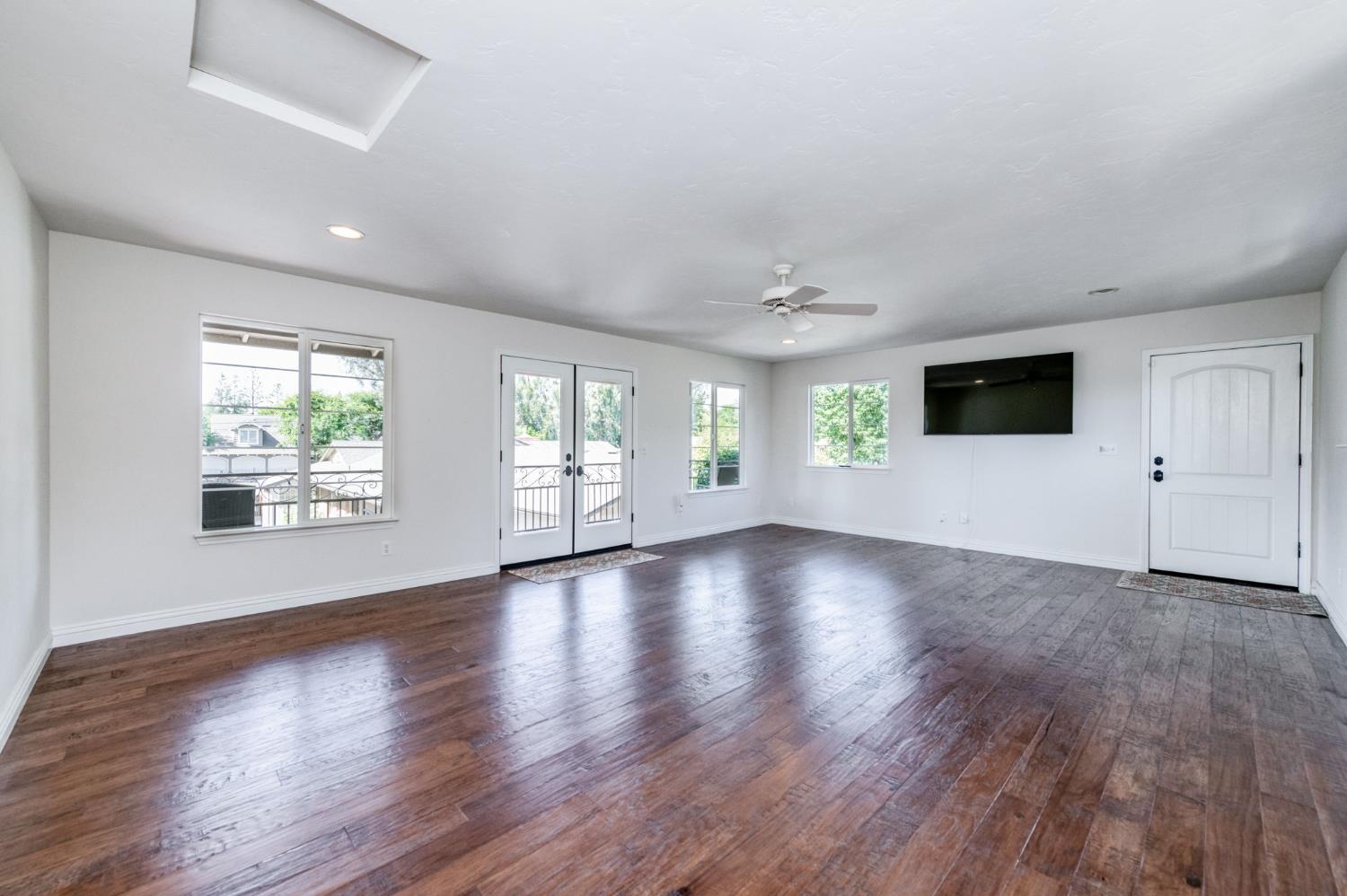 812 E Rialto Ave, Fresno, CA 93704