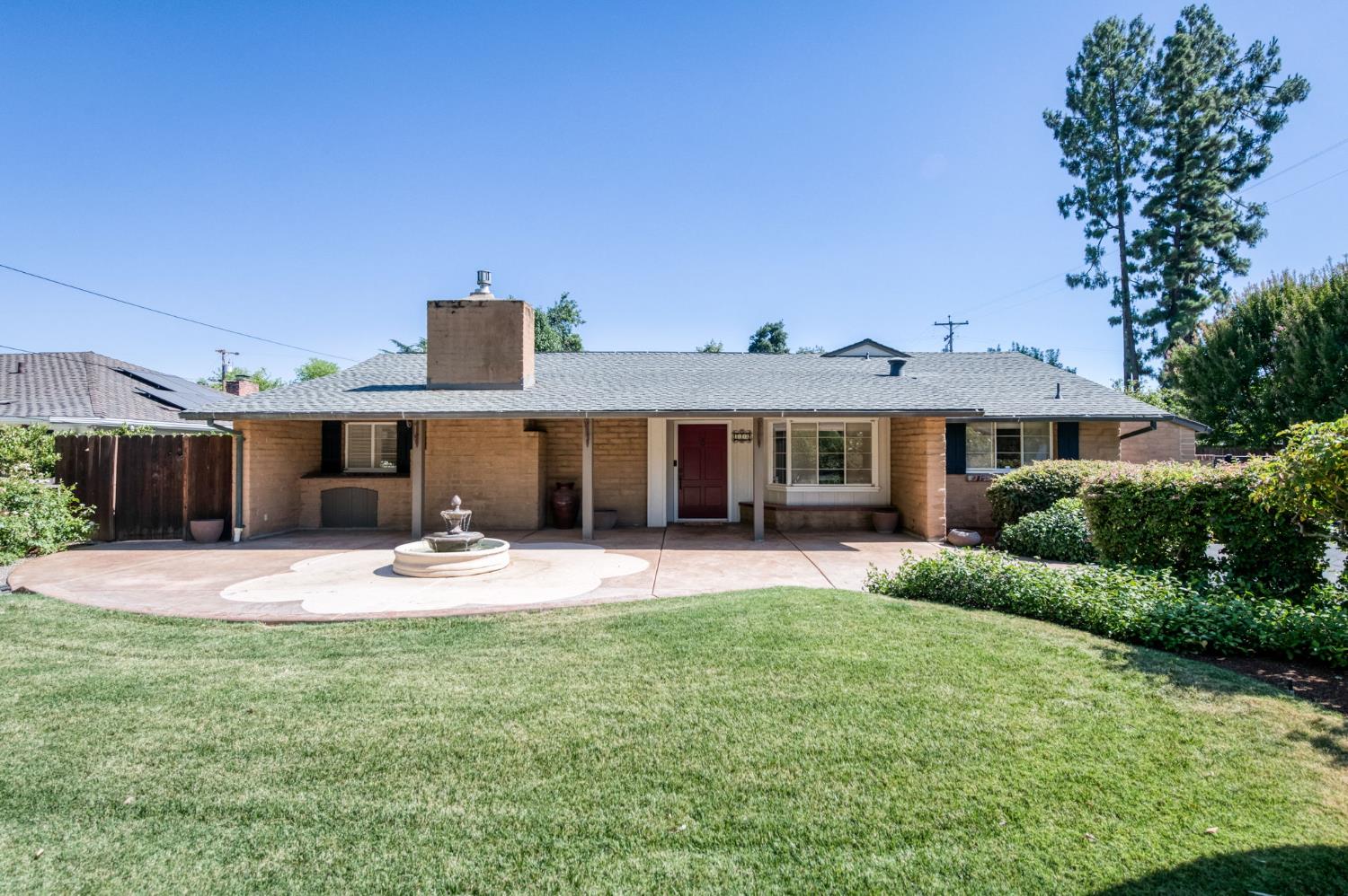 812 E Rialto Ave, Fresno, CA 93704