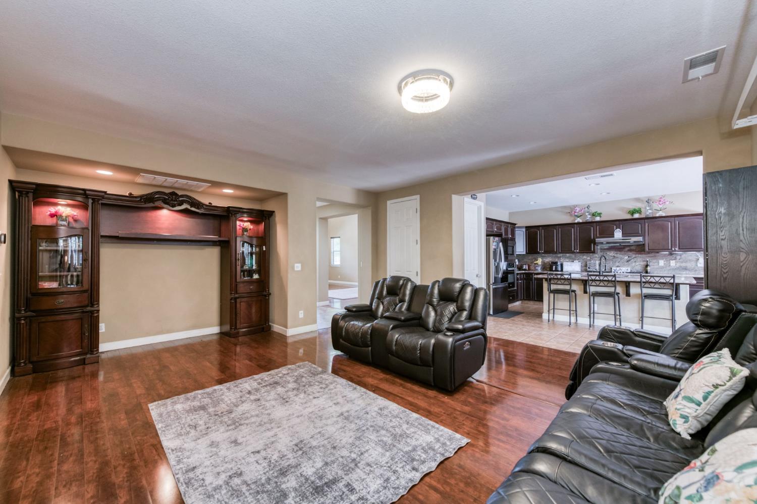 5797 W Indianapolis Ave, Fresno, CA 93722