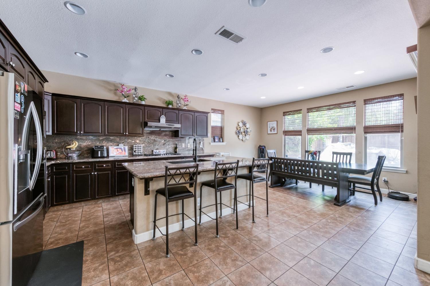 5797 W Indianapolis Ave, Fresno, CA 93722