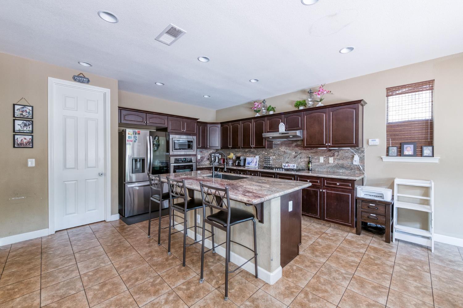 5797 W Indianapolis Ave, Fresno, CA 93722