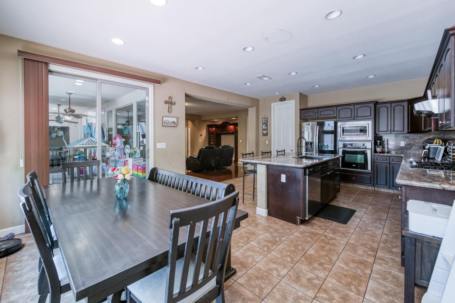 5797 W Indianapolis Ave, Fresno, CA 93722