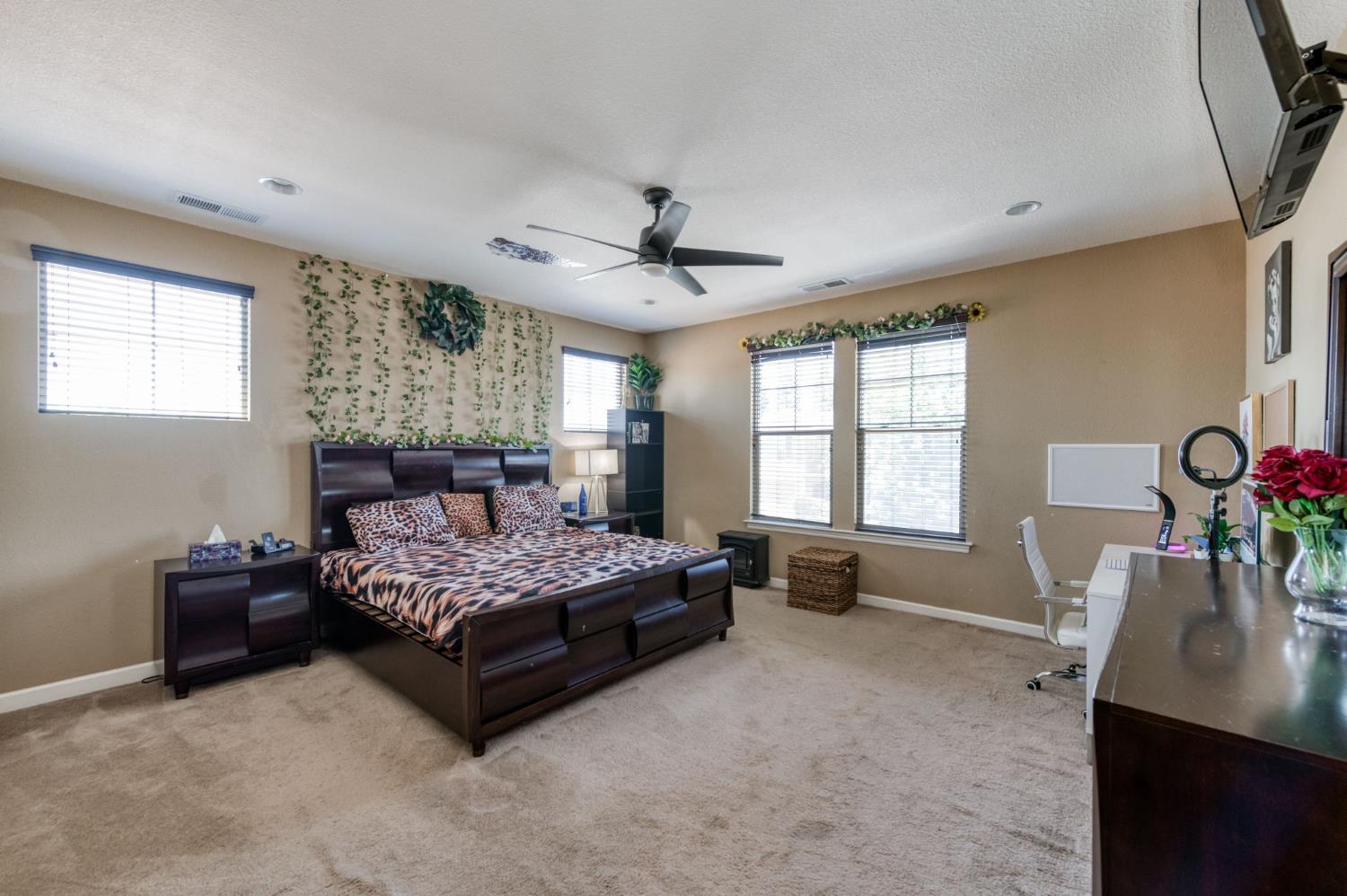 5797 W Indianapolis Ave, Fresno, CA 93722