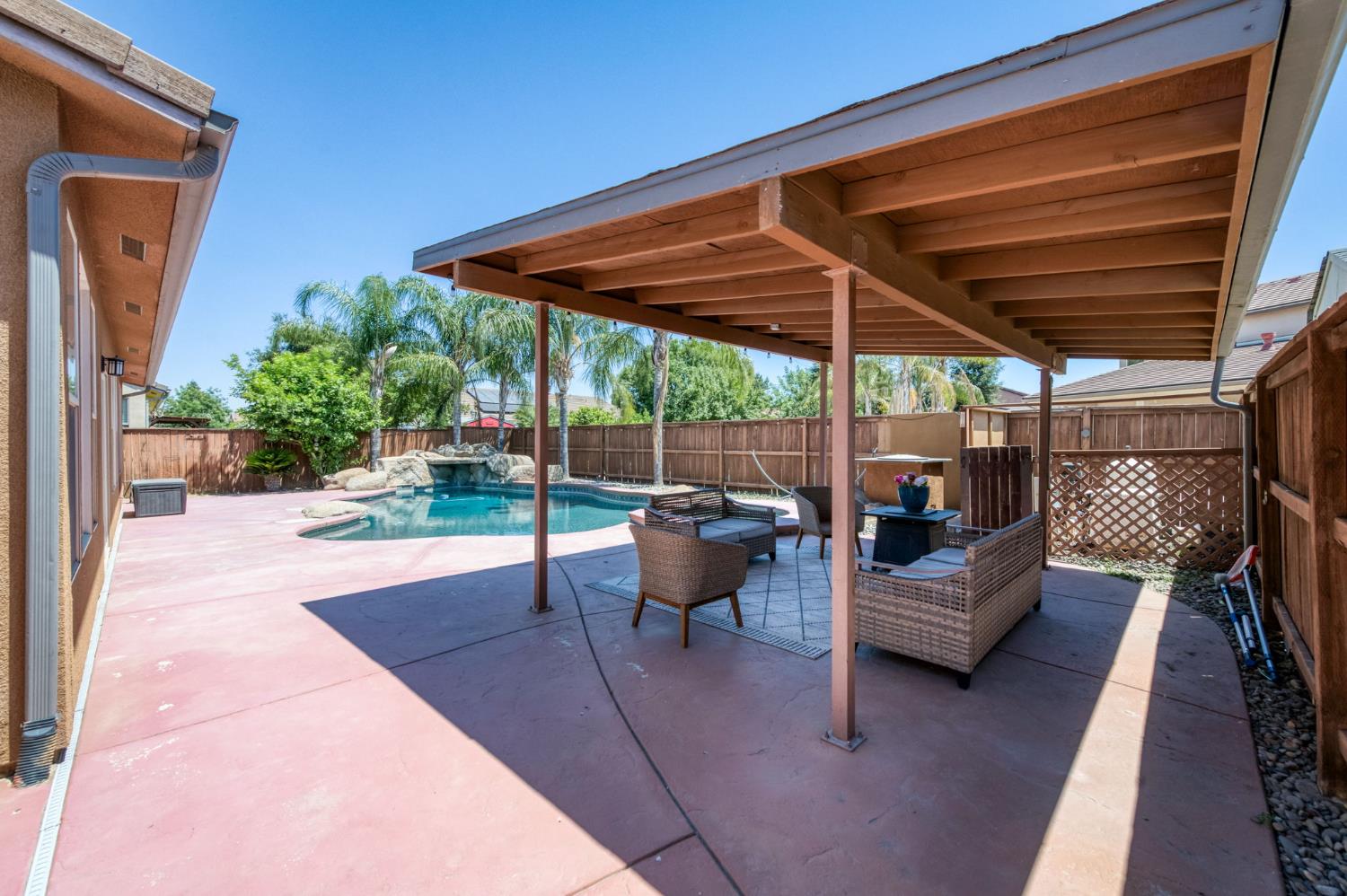 5797 W Indianapolis Ave, Fresno, CA 93722