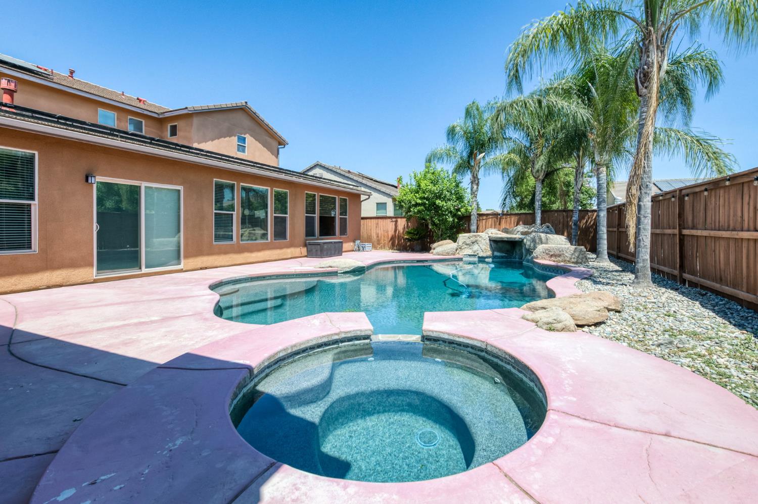 5797 W Indianapolis Ave, Fresno, CA 93722