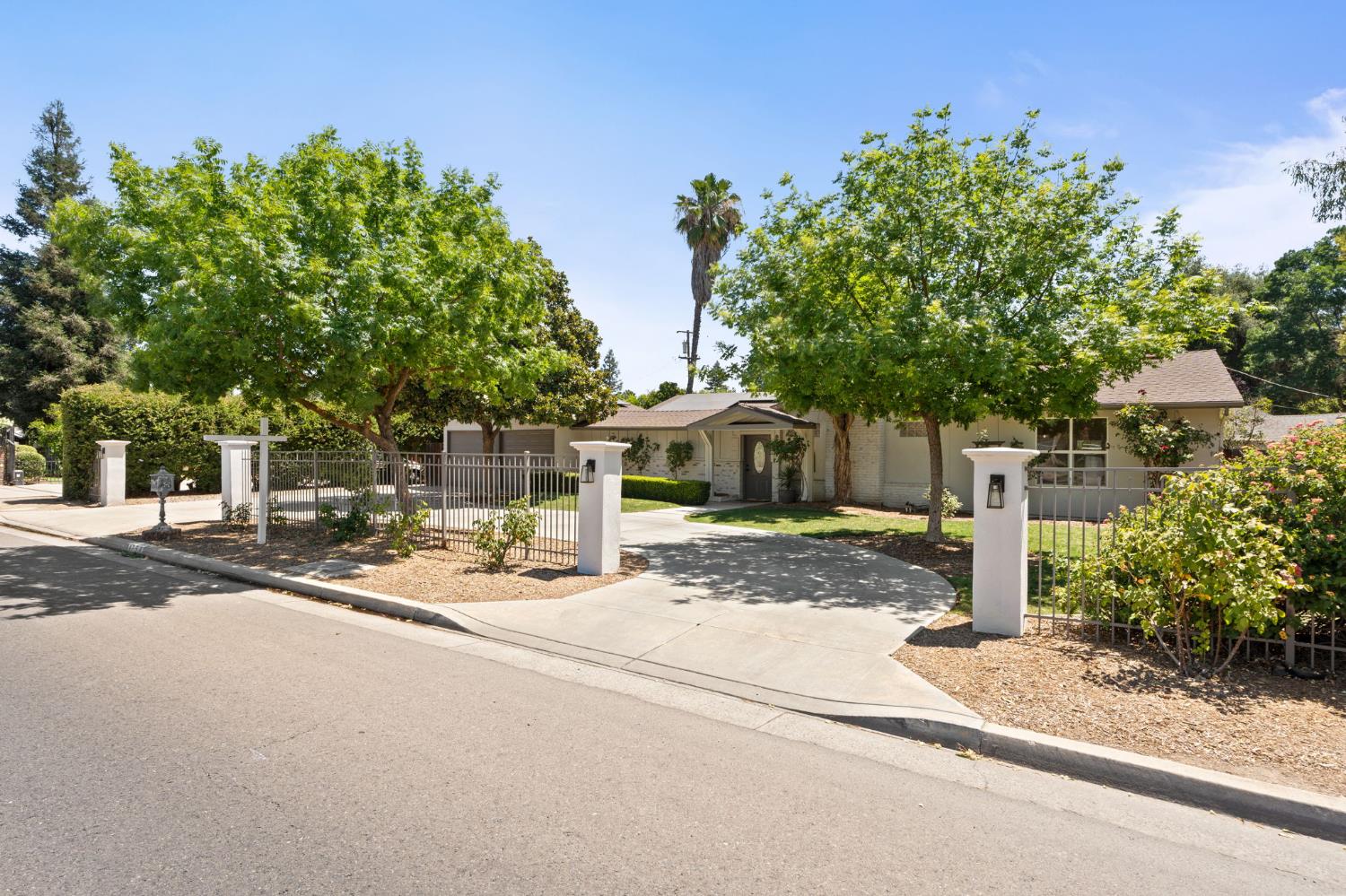 4750 N Palm Ave, Fresno, CA 93704