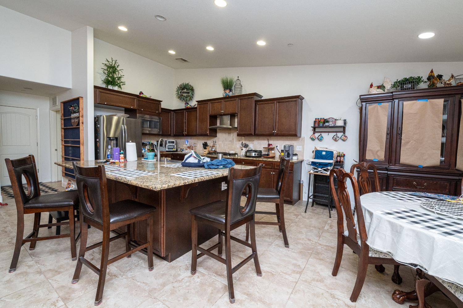 7441 N La Paz Ave, Fresno, CA 93722
