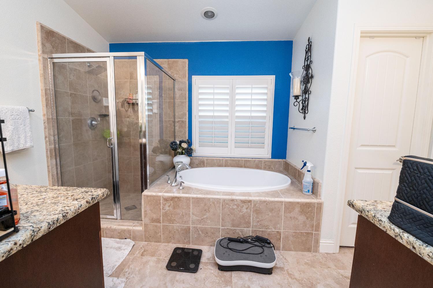 7441 N La Paz Ave, Fresno, CA 93722