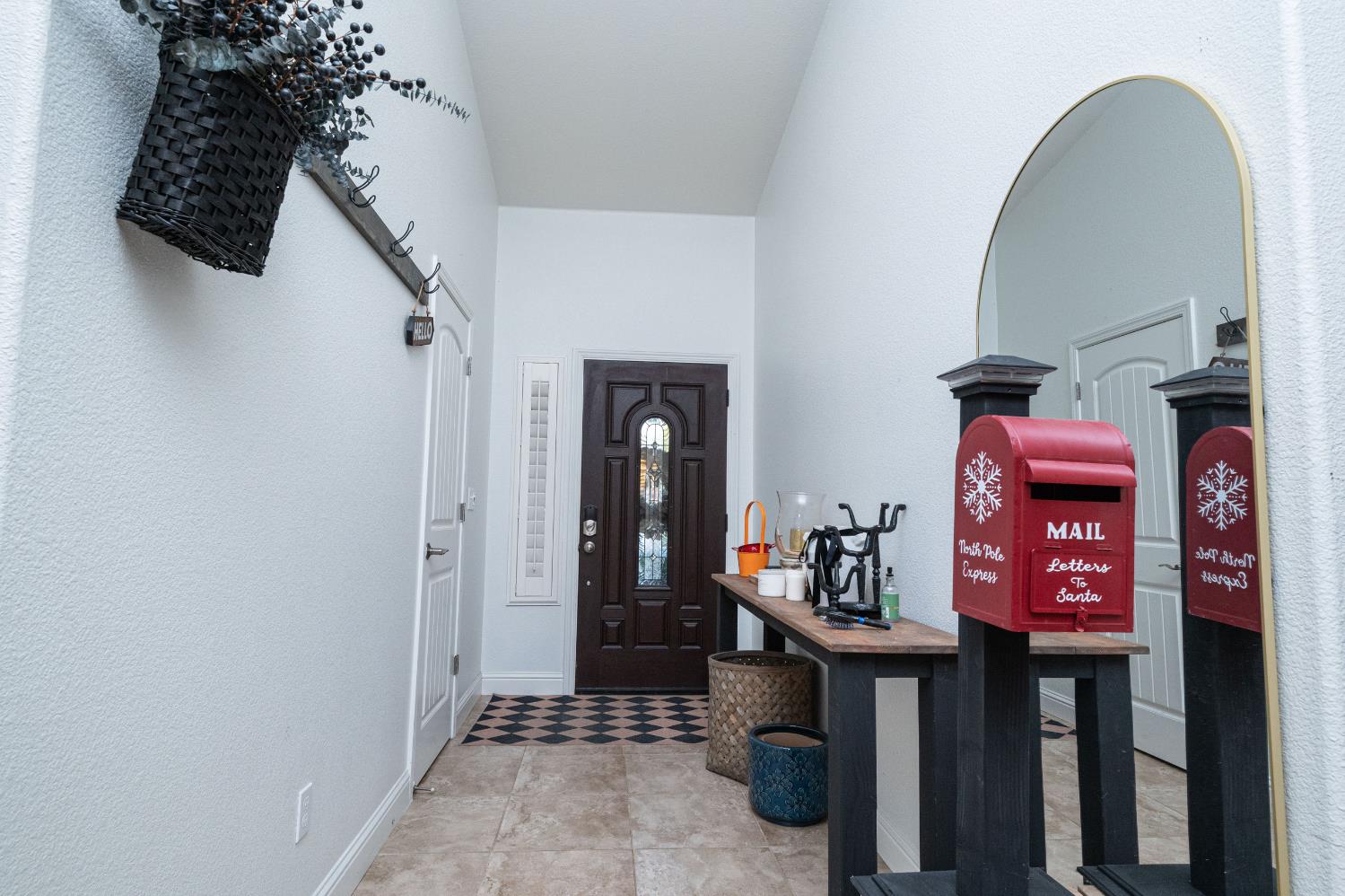 7441 N La Paz Ave, Fresno, CA 93722