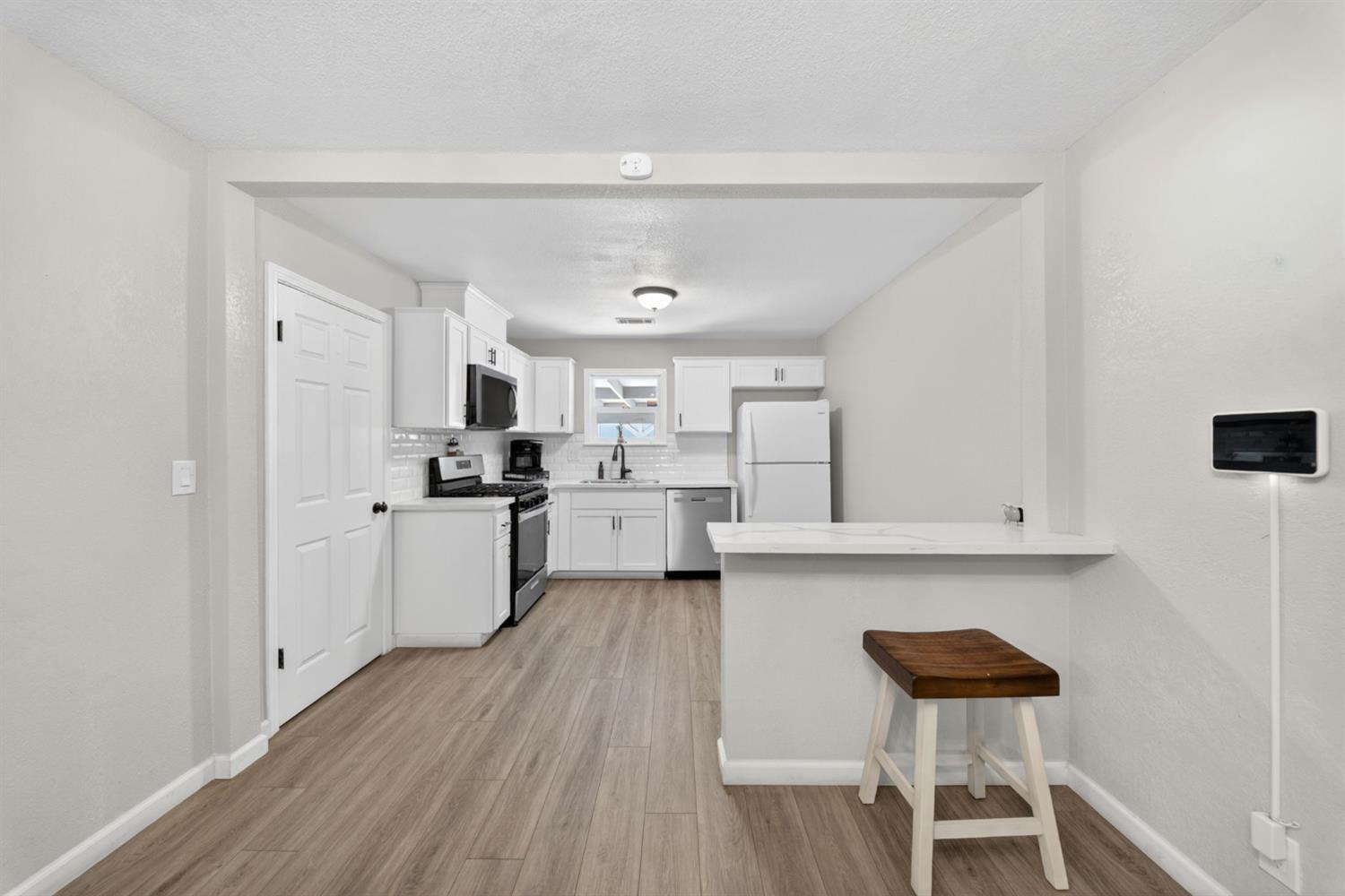 1919 N Bridge, Visalia, CA 932