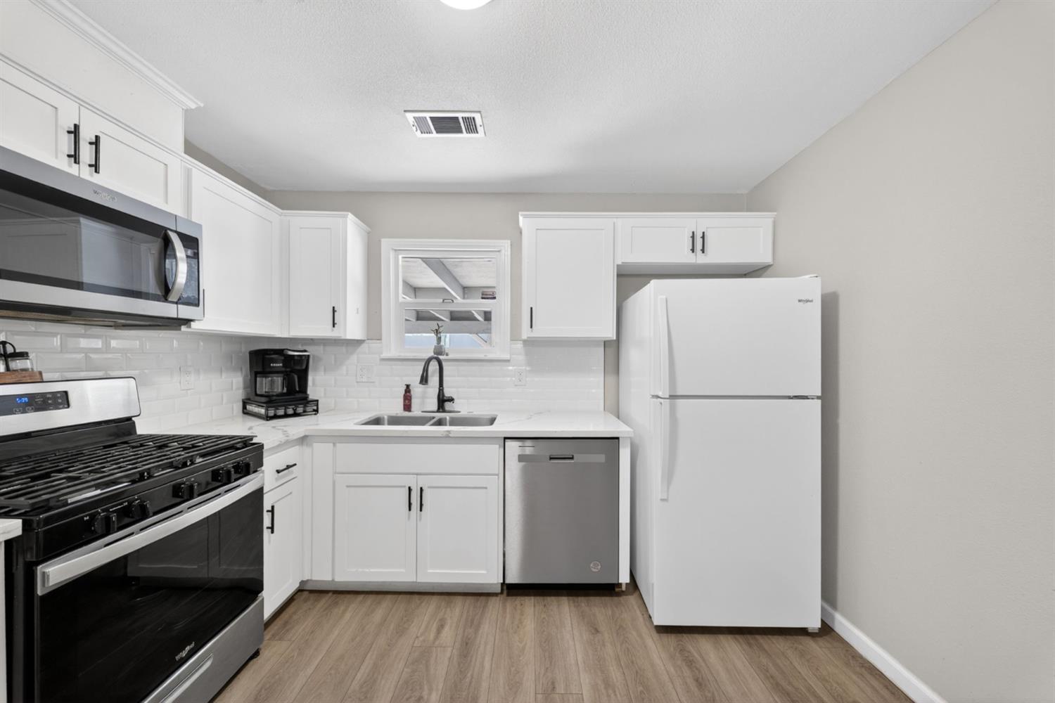 1919 N Bridge, Visalia, CA 932