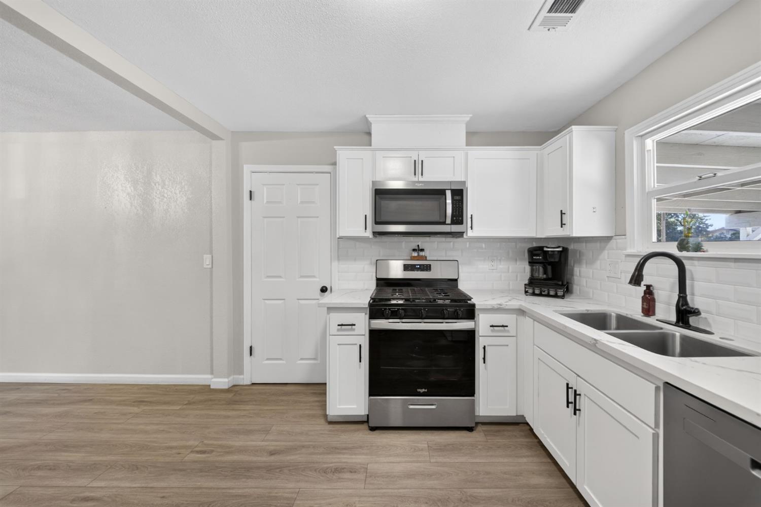 1919 N Bridge, Visalia, CA 932
