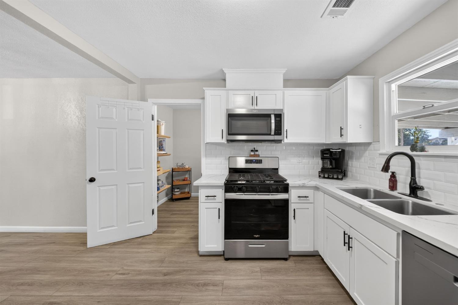1919 N Bridge, Visalia, CA 932