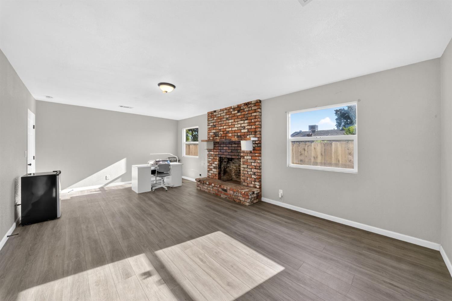 1919 N Bridge, Visalia, CA 932