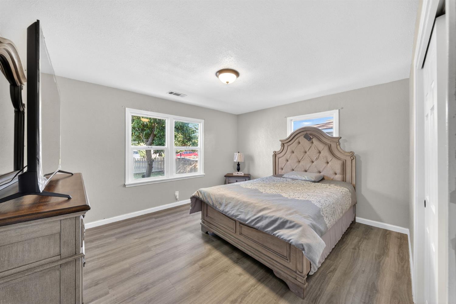 1919 N Bridge, Visalia, CA 932