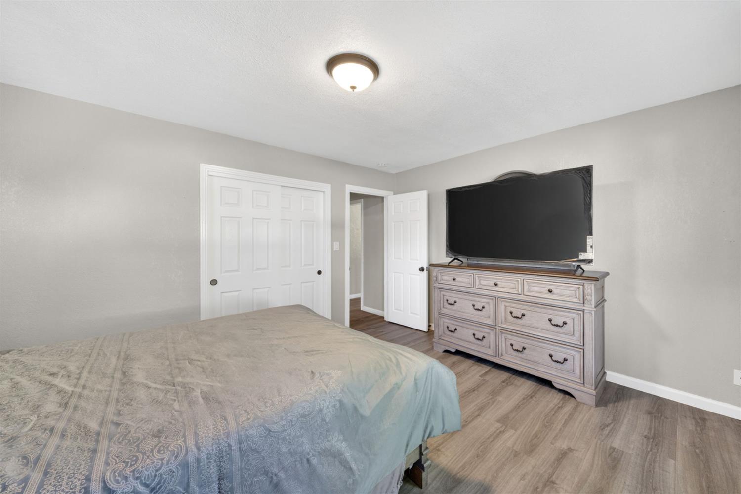 1919 N Bridge, Visalia, CA 932