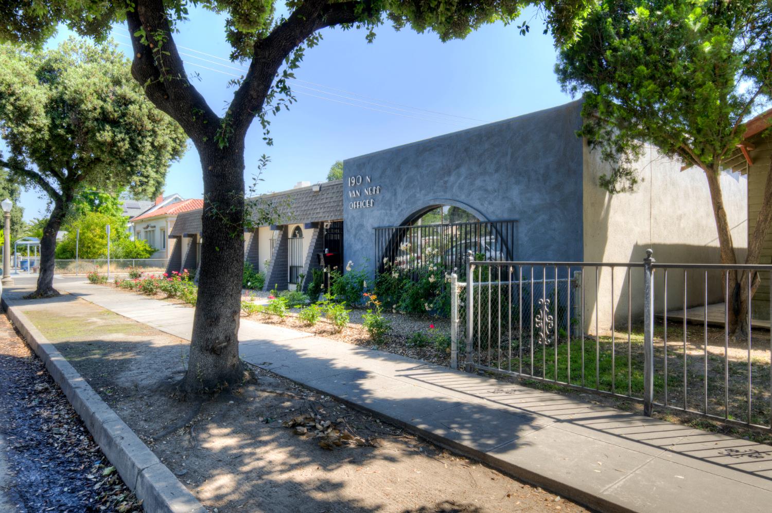190 N Van Ness Ave, Fresno, CA 93701