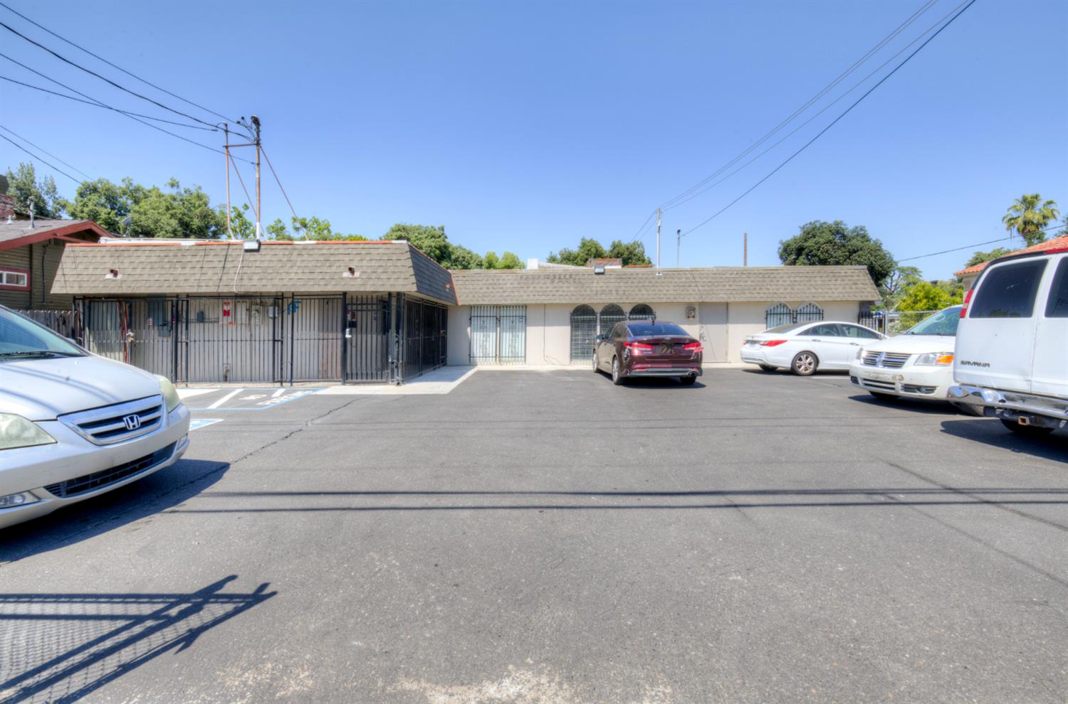 190 N Van Ness Ave, Fresno, CA 93701