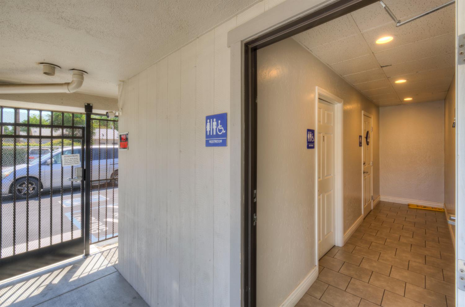 190 N Van Ness Ave, Fresno, CA 93701