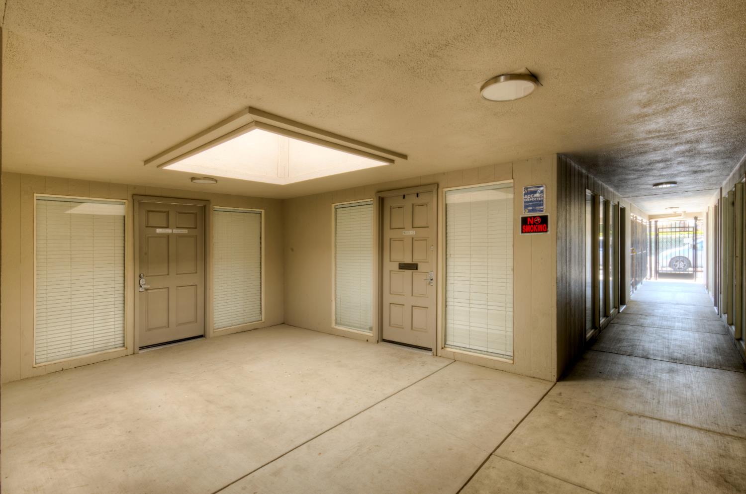 190 N Van Ness Ave, Fresno, CA 93701