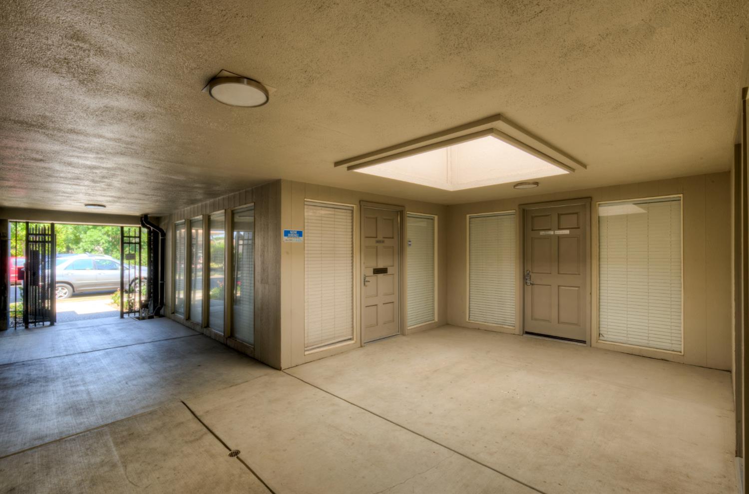 190 N Van Ness Ave, Fresno, CA 93701