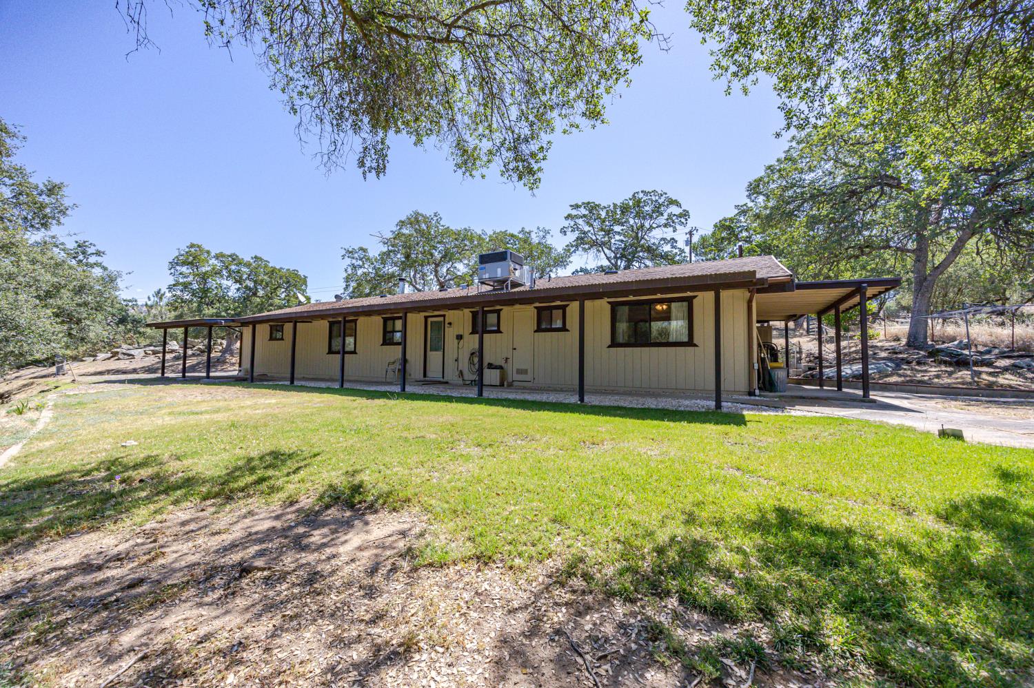 36846 Batti Rd, Coarsegold, CA 93614