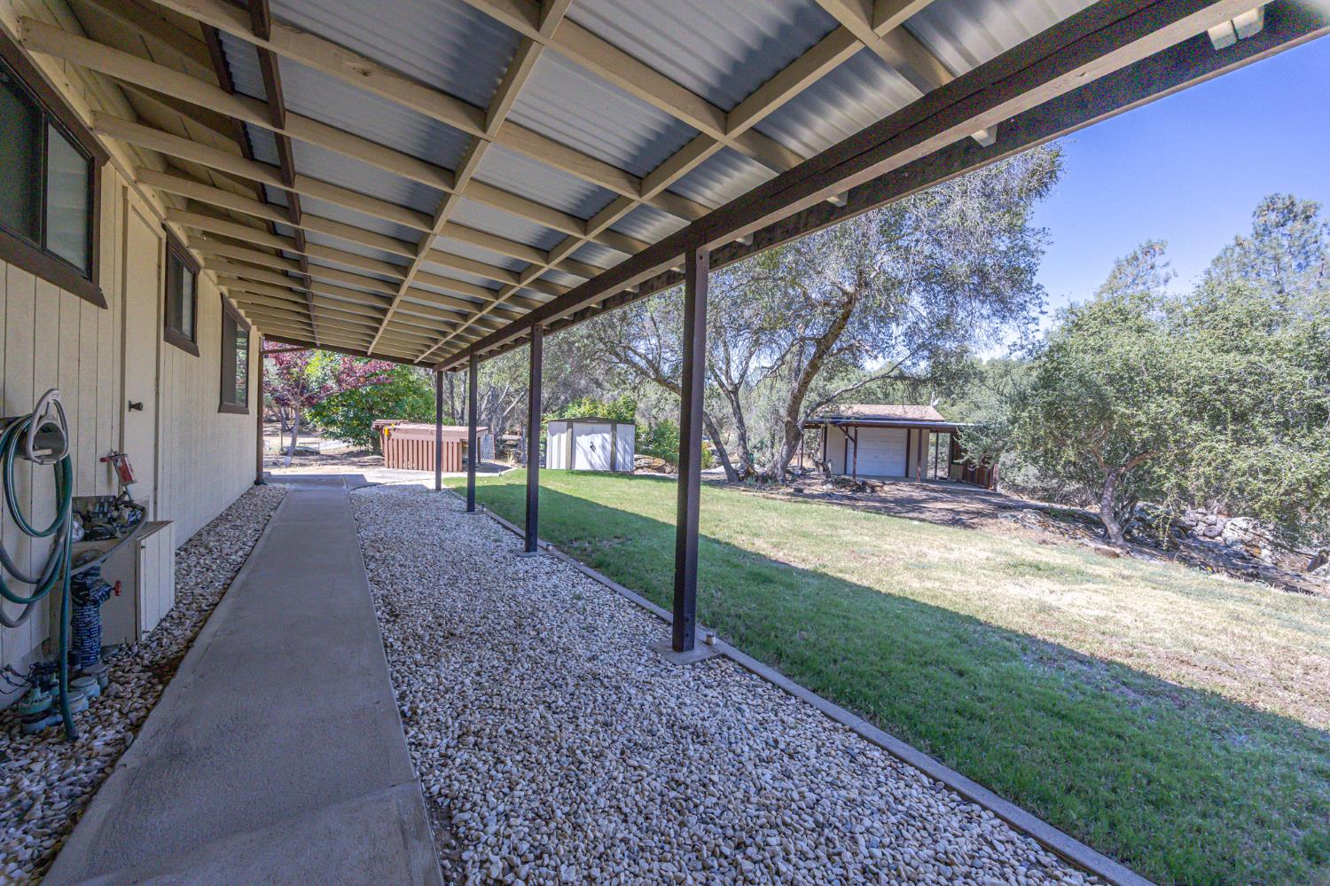 36846 Batti Rd, Coarsegold, CA 93614