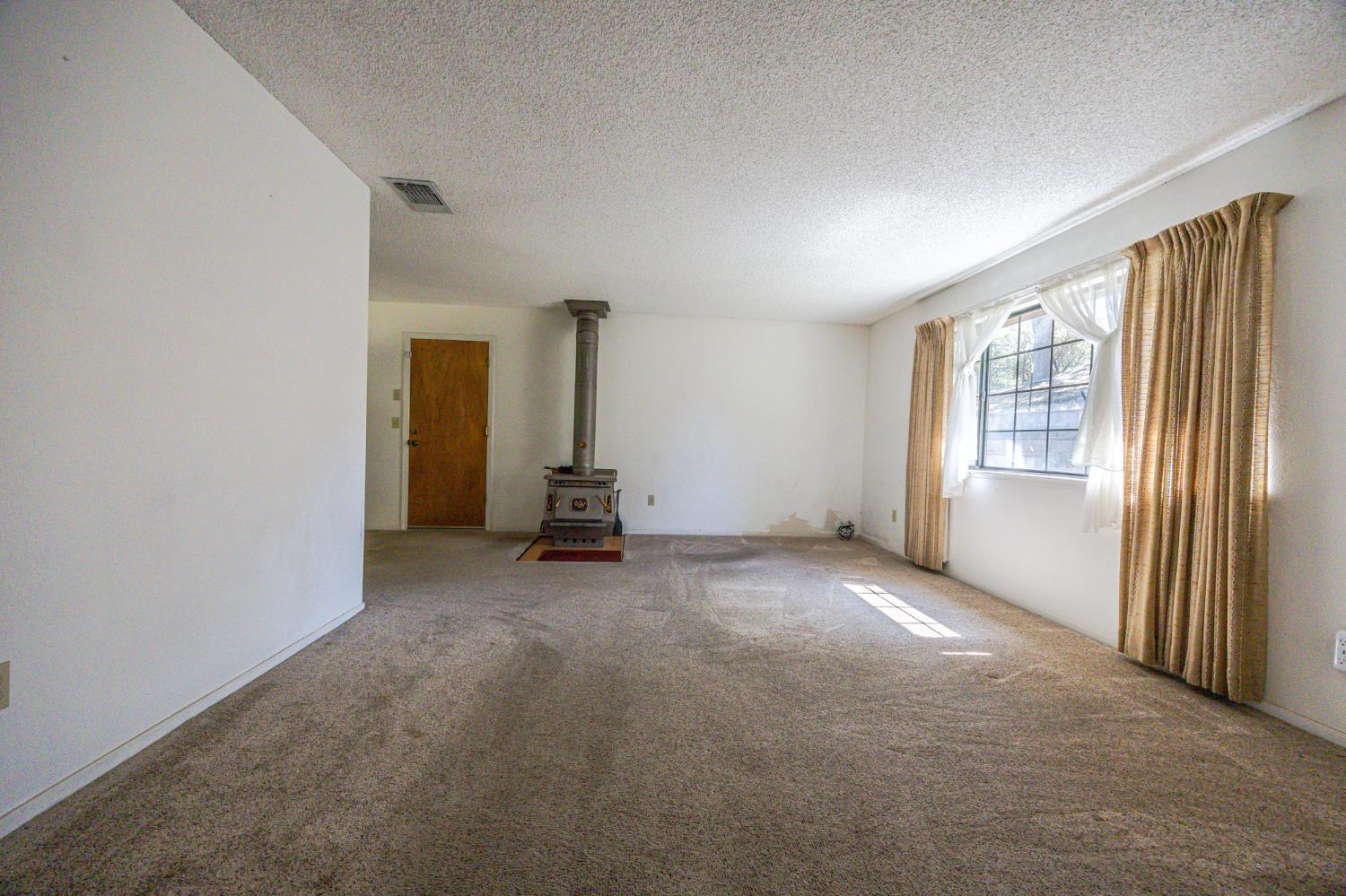 36846 Batti Rd, Coarsegold, CA 93614