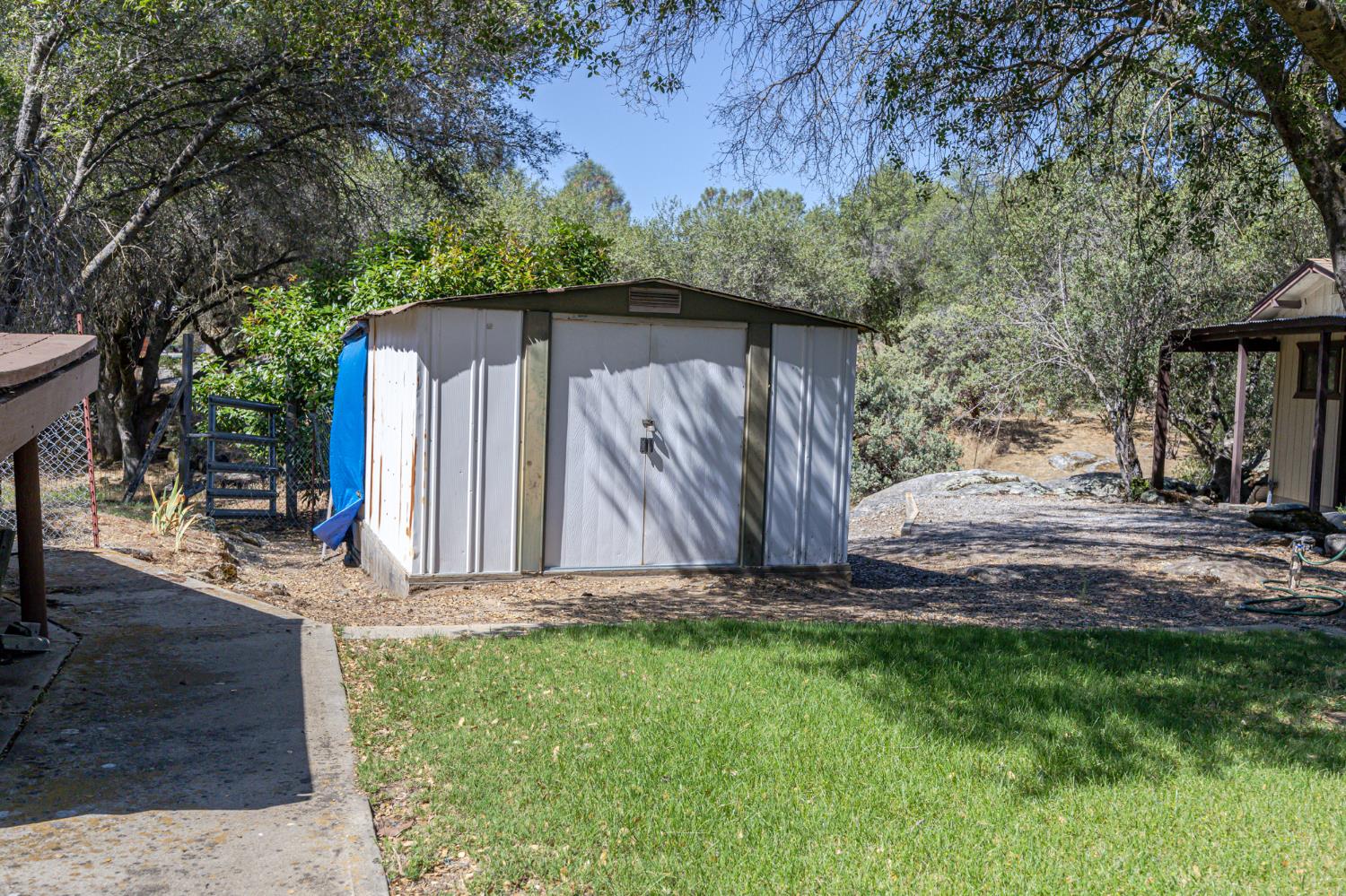 36846 Batti Rd, Coarsegold, CA 93614