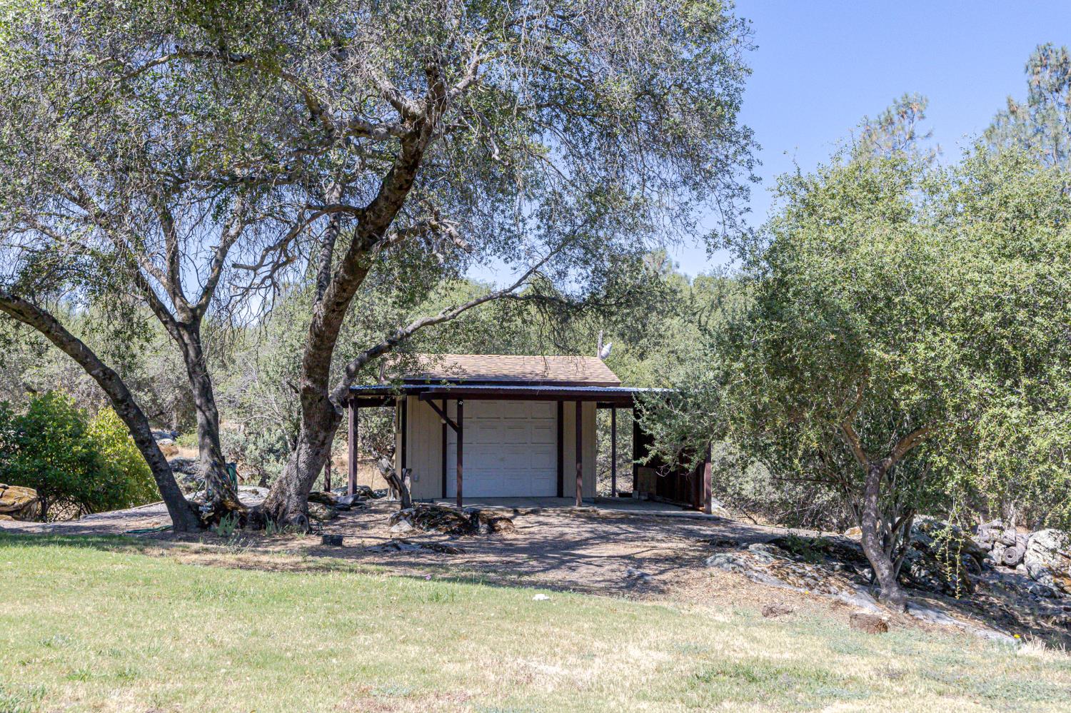 36846 Batti Rd, Coarsegold, CA 93614