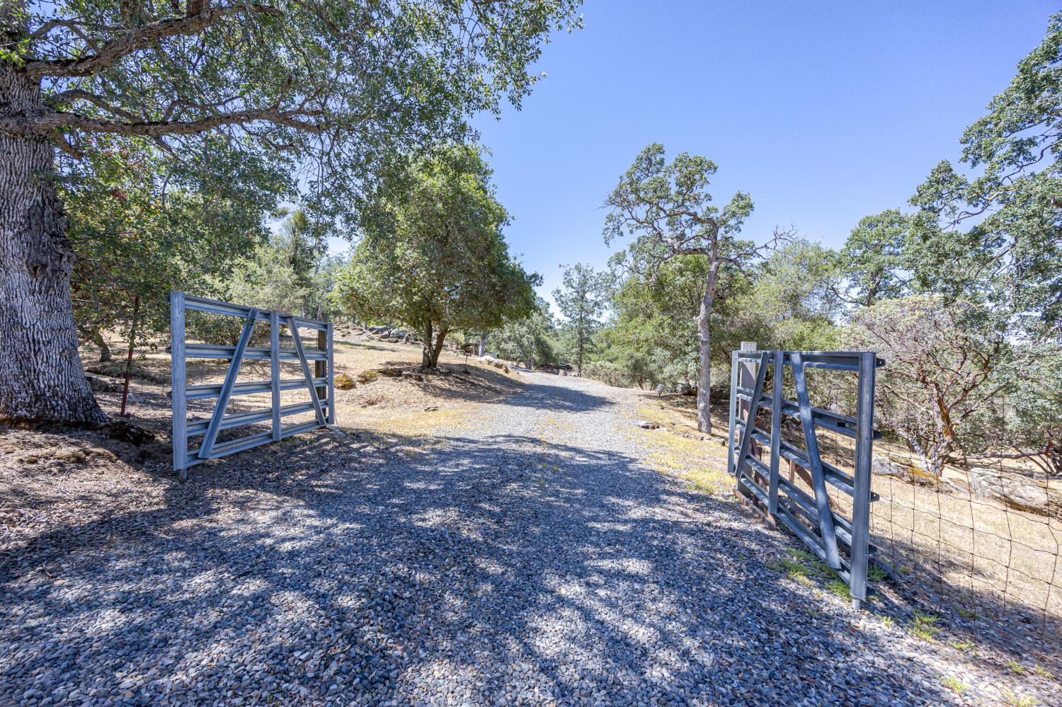 36846 Batti Rd, Coarsegold, CA 93614