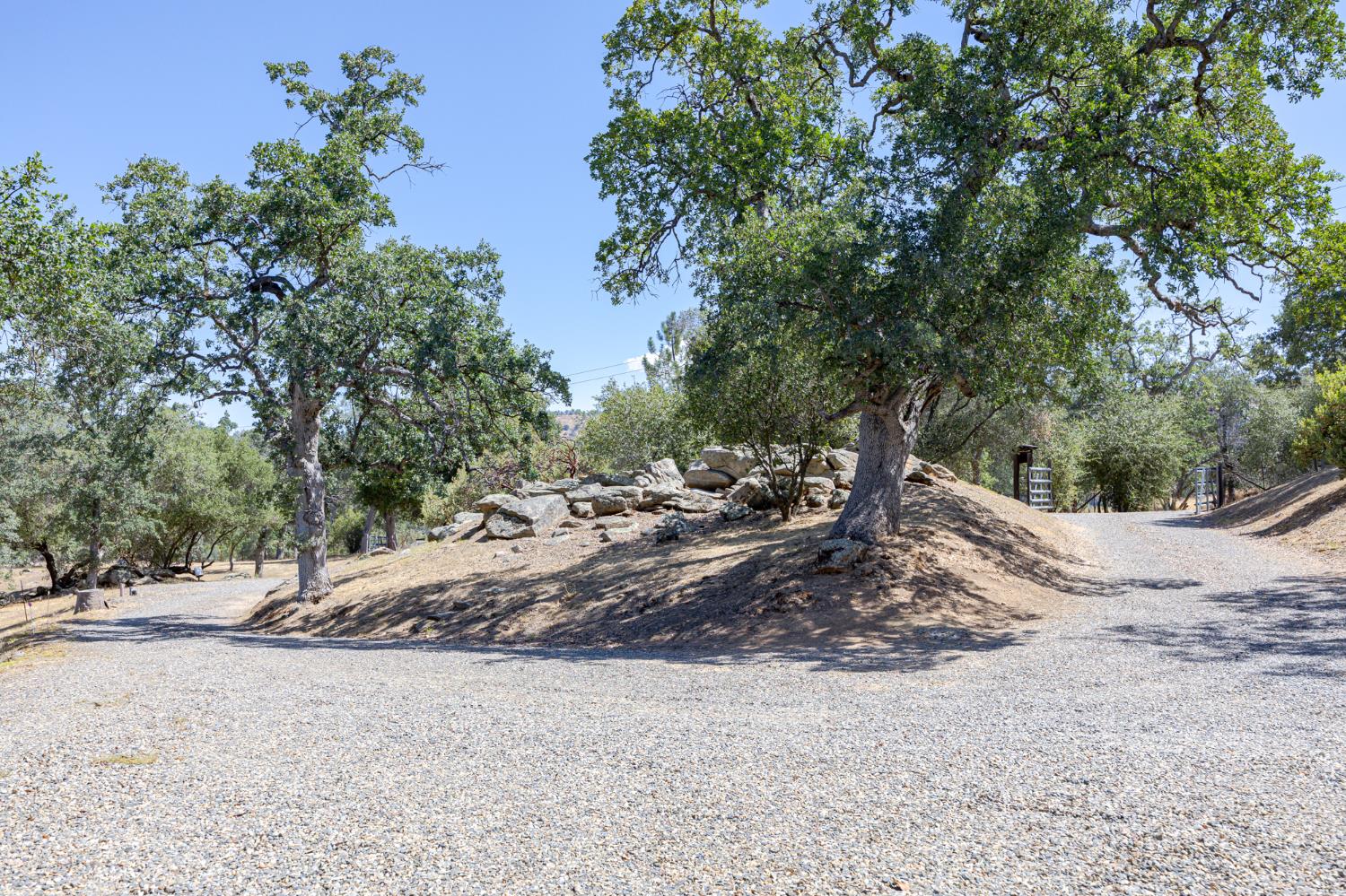 36846 Batti Rd, Coarsegold, CA 93614