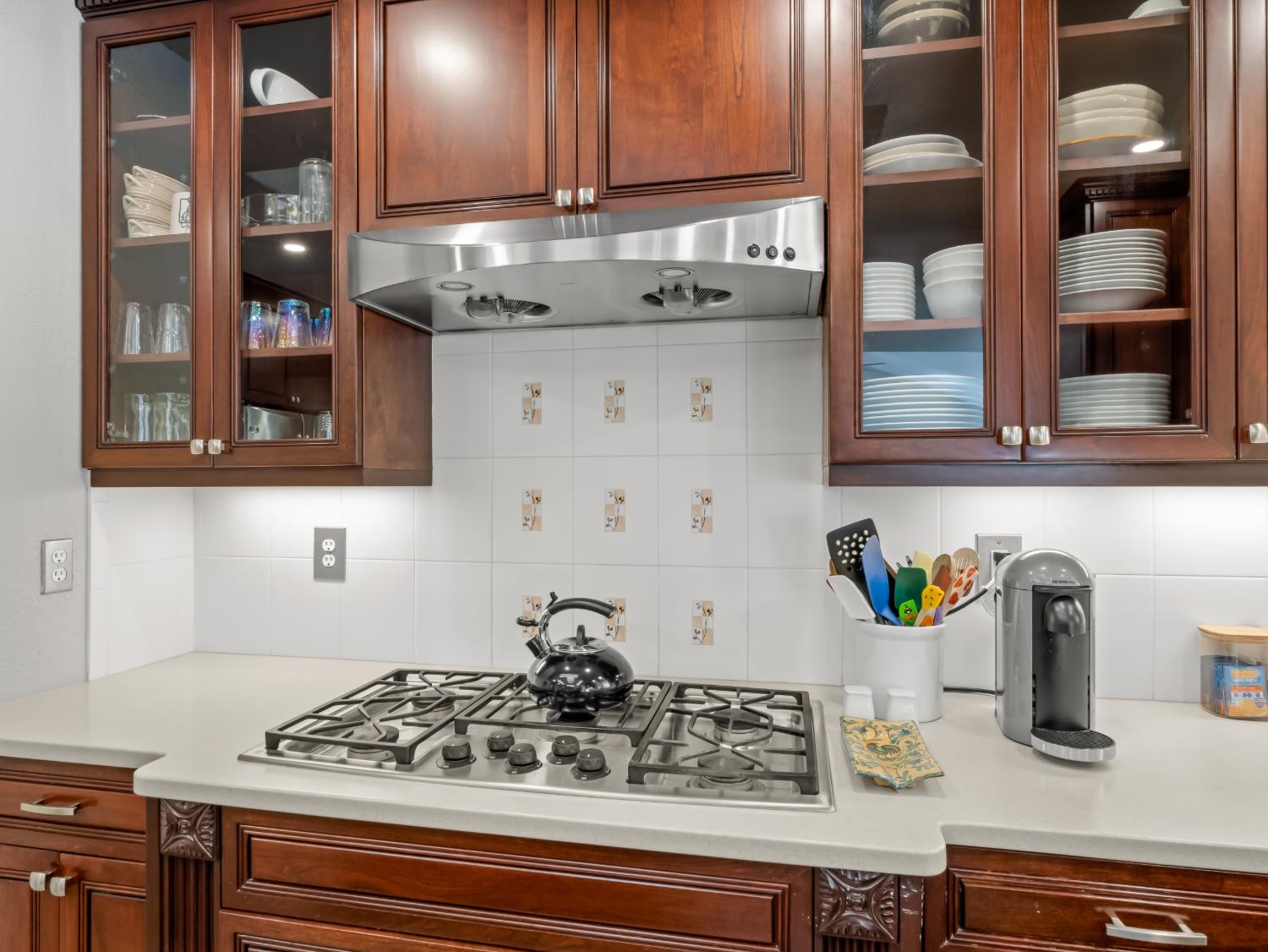9377 N Saint Martin Dr, Fresno, CA 93720