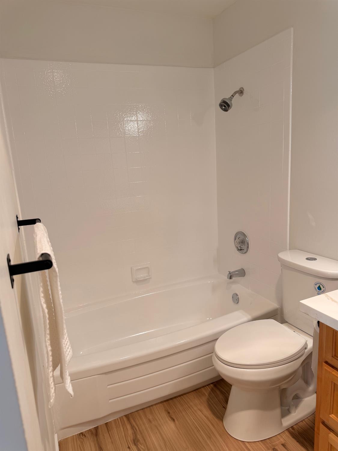 360 Vernon #100, Oakland, CA 94610