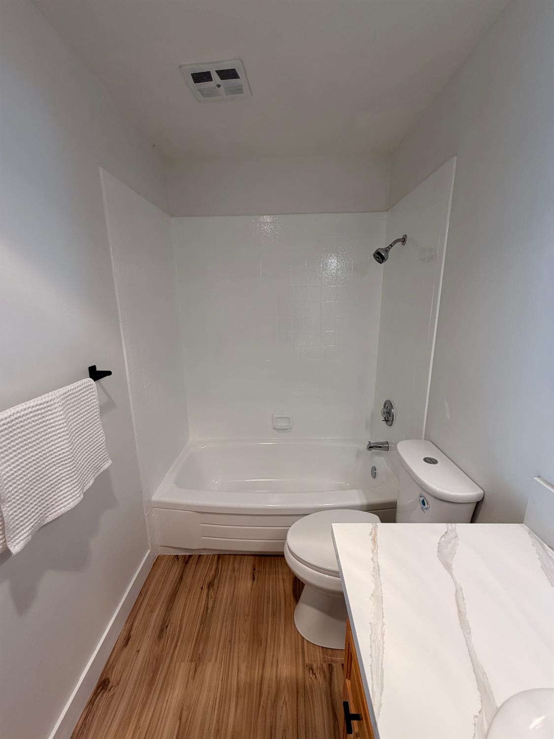 360 Vernon #100, Oakland, CA 94610