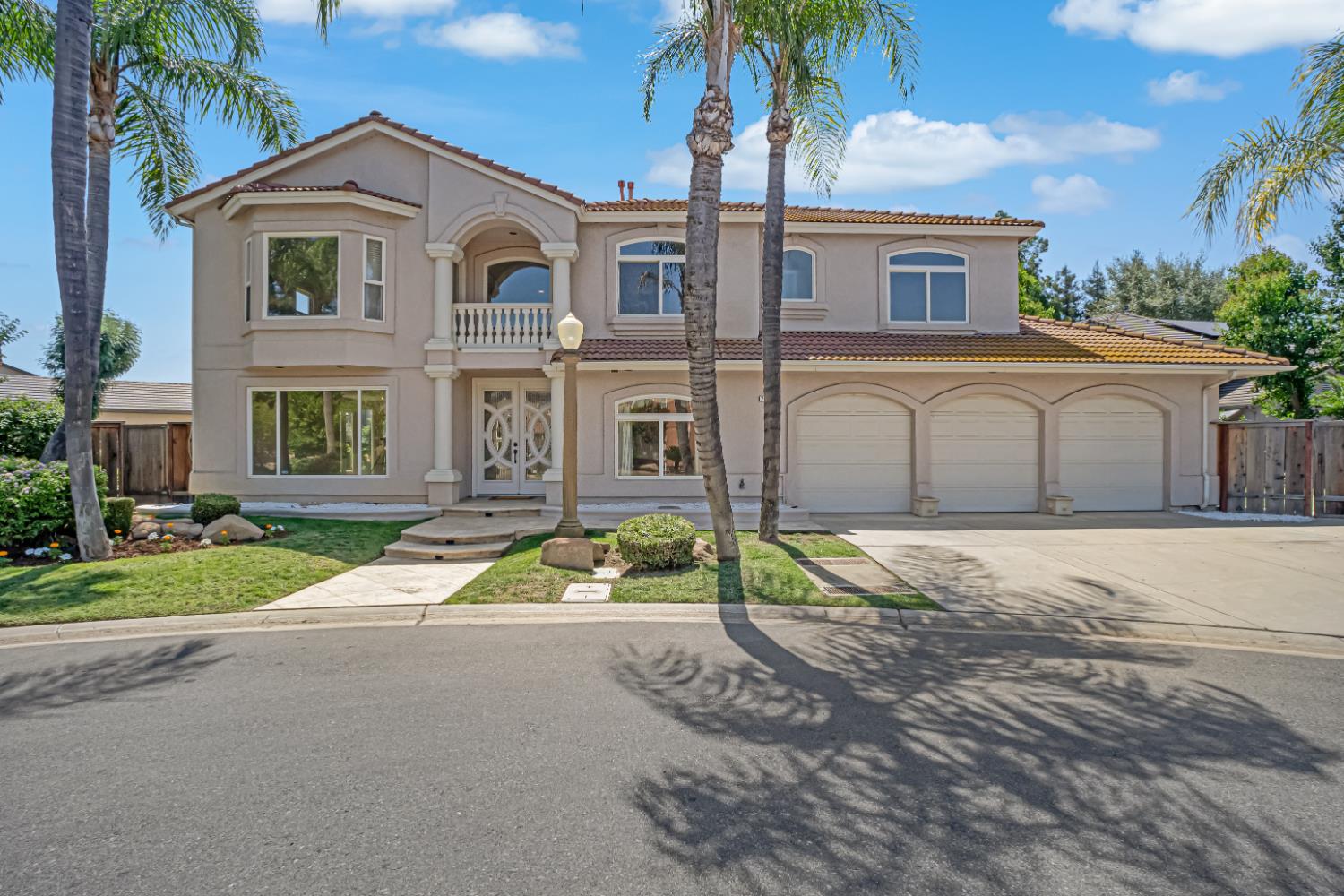 7188 N Stacia Ave, Fresno, CA 93720
