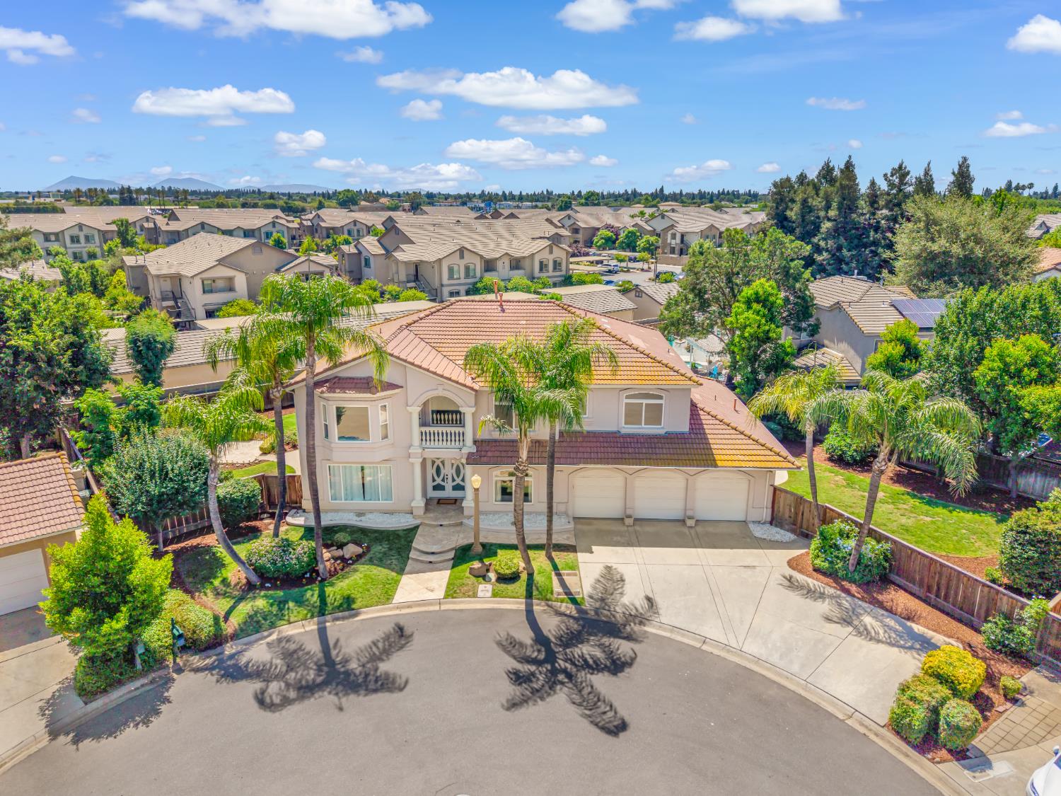 7188 N Stacia Ave, Fresno, CA 93720