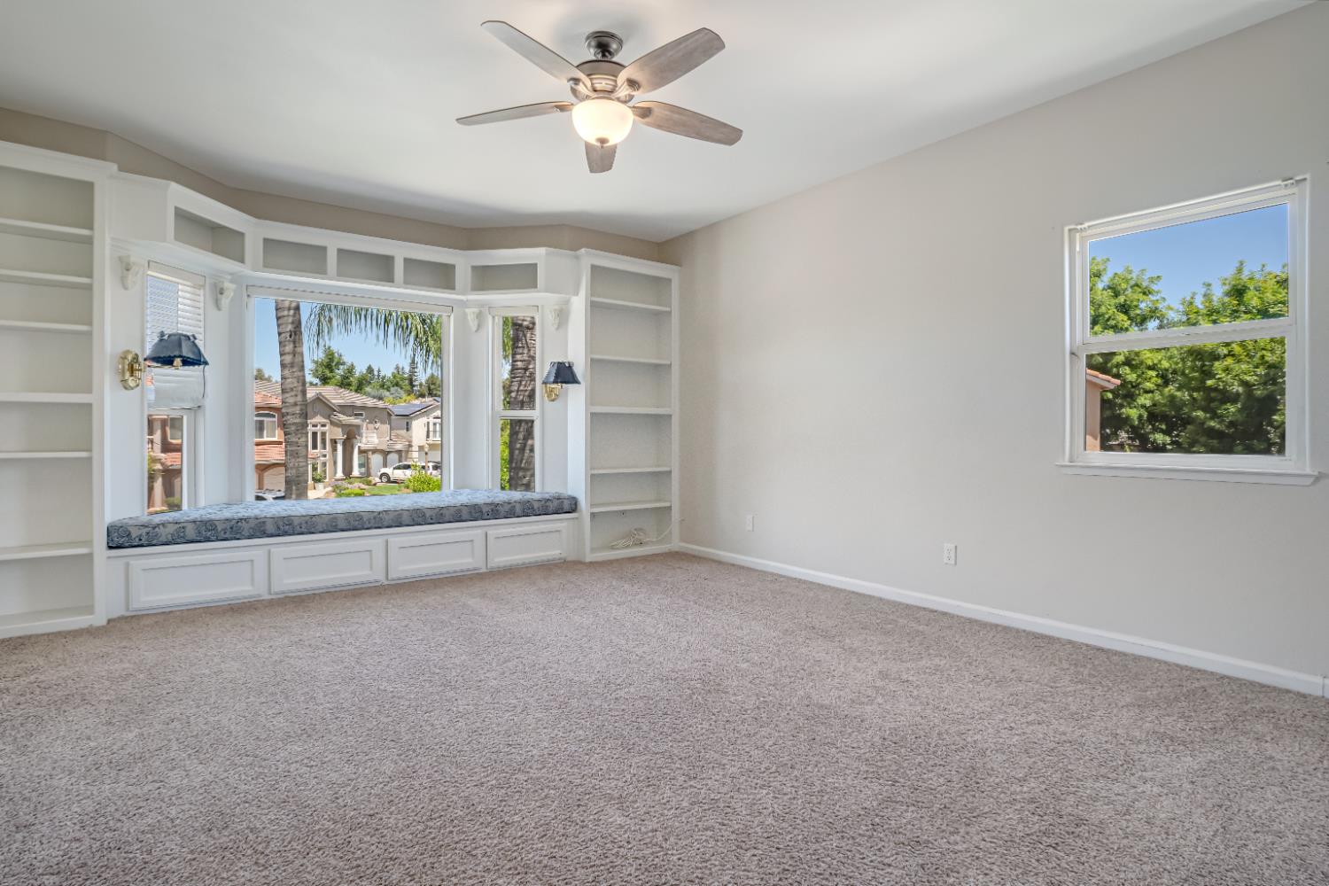7188 N Stacia Ave, Fresno, CA 93720