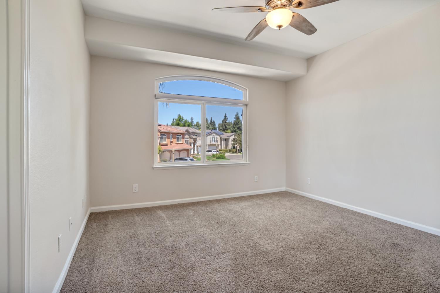 7188 N Stacia Ave, Fresno, CA 93720