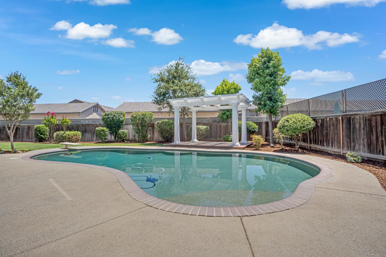 7188 N Stacia Ave, Fresno, CA 93720