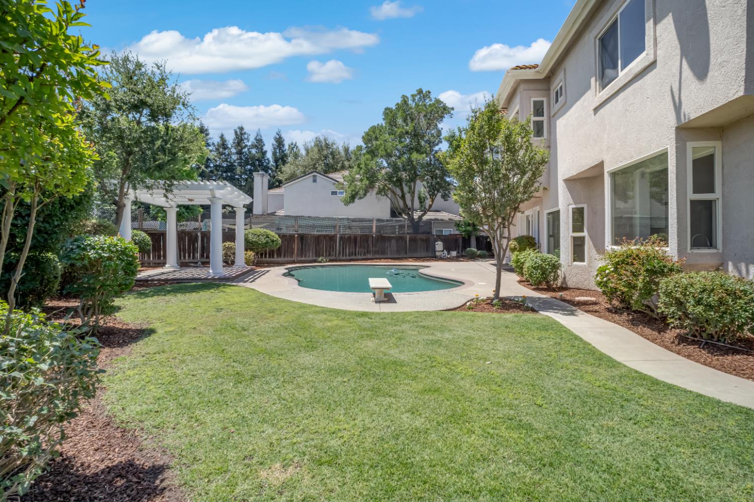 7188 N Stacia Ave, Fresno, CA 93720