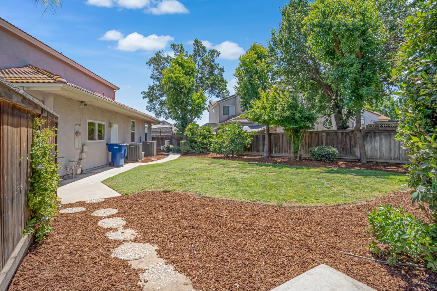 7188 N Stacia Ave, Fresno, CA 93720