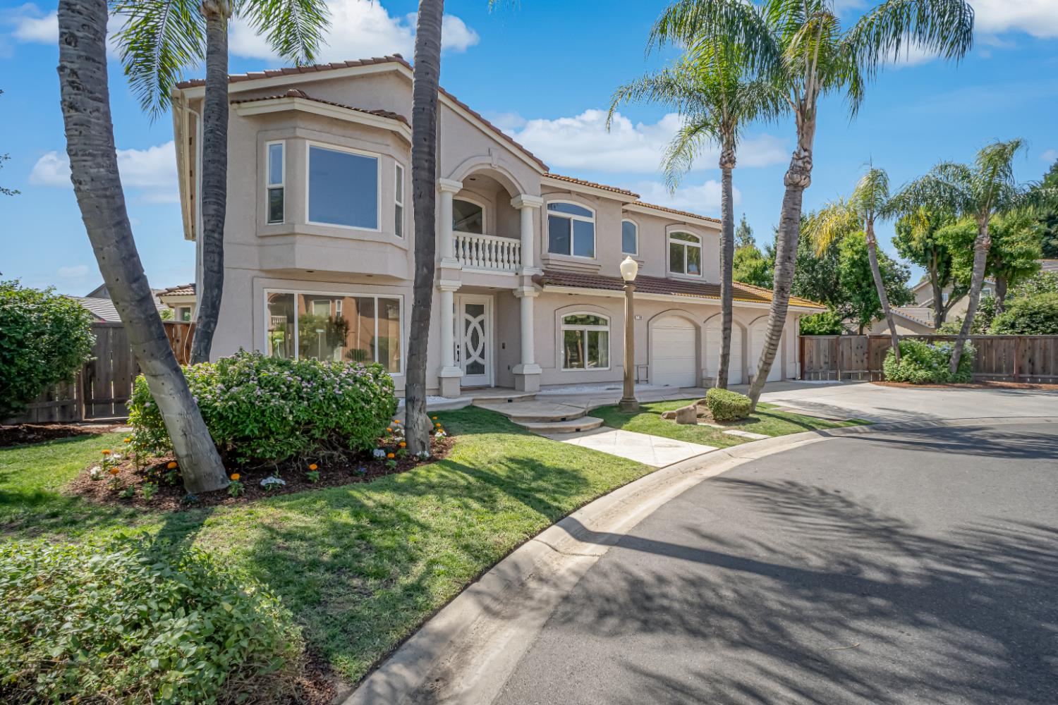 7188 N Stacia Ave, Fresno, CA 93720