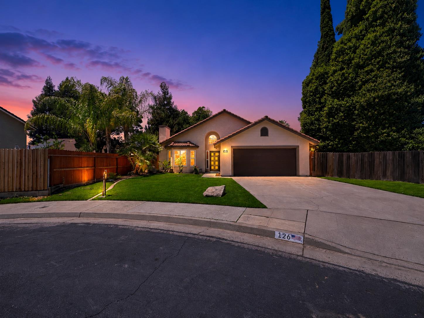 126 kelly, Clovis, CA 93611