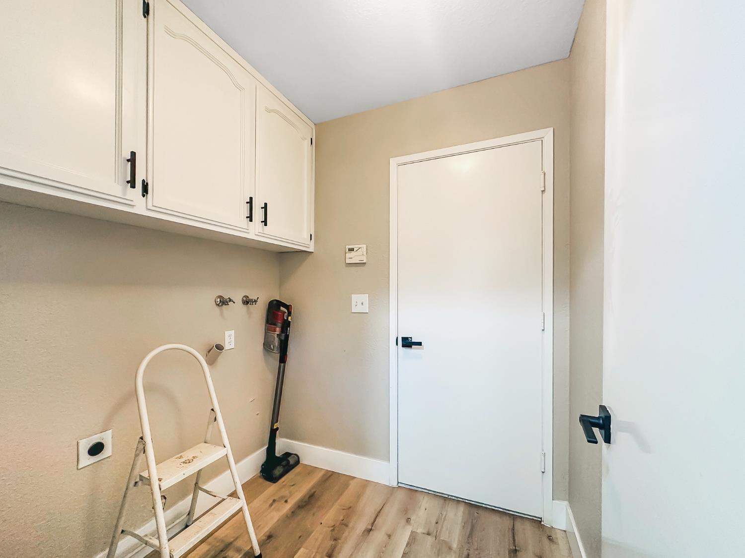 126 kelly, Clovis, CA 93611