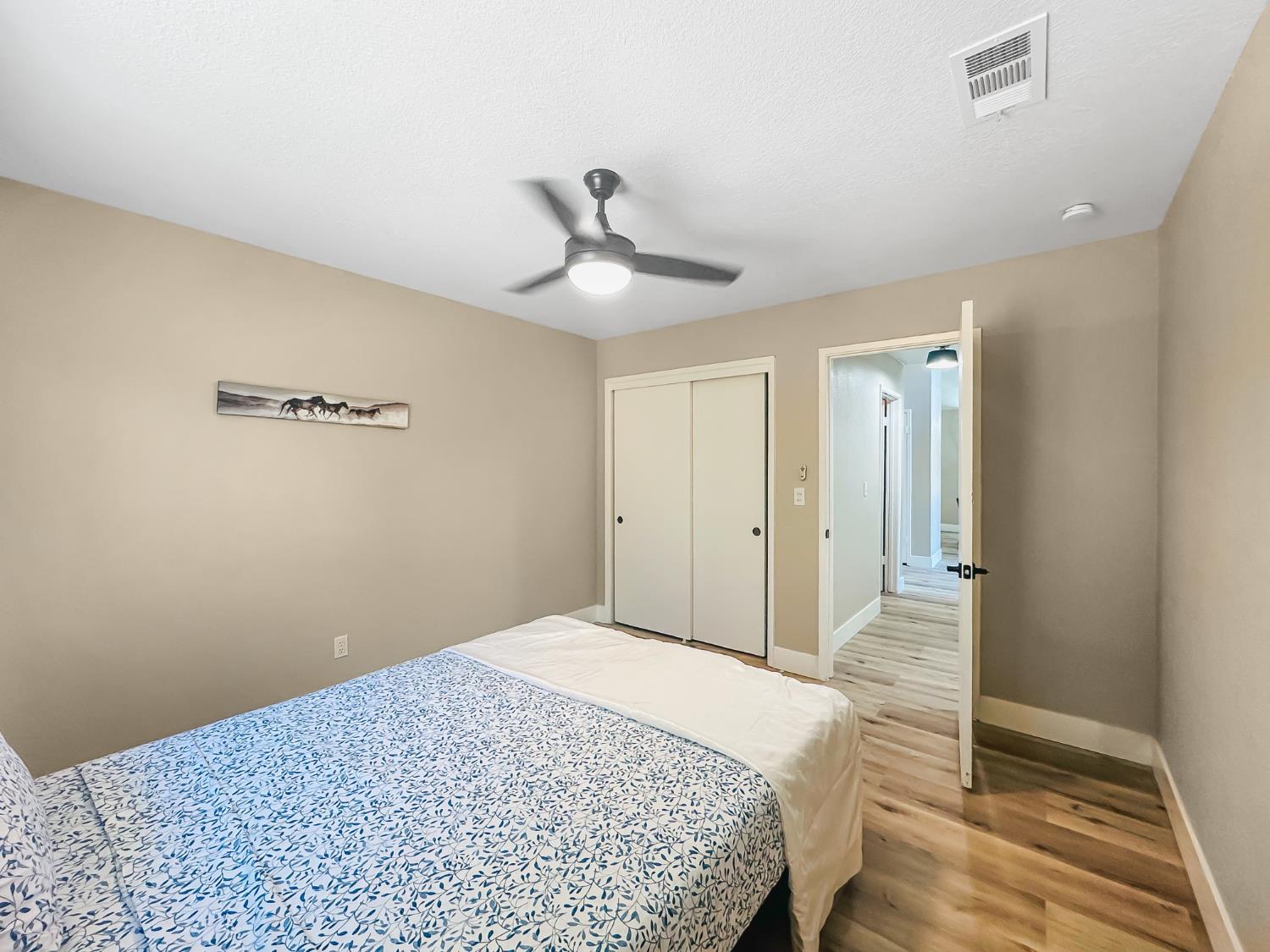 126 kelly, Clovis, CA 93611