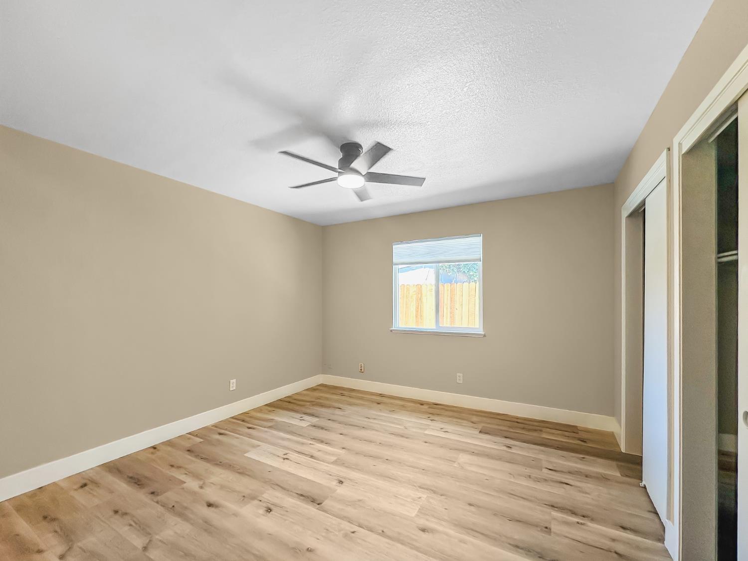 126 kelly, Clovis, CA 93611