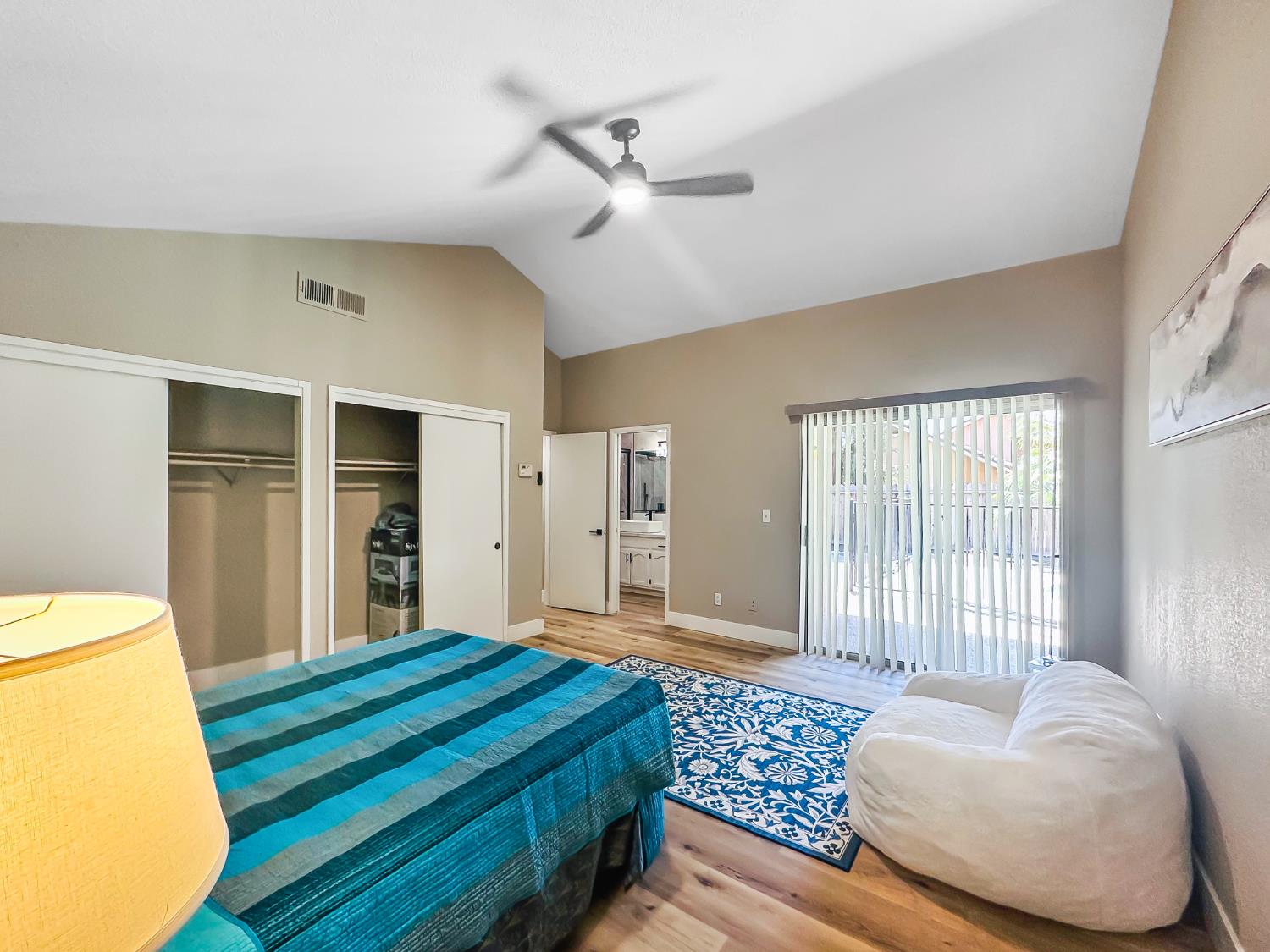 126 kelly, Clovis, CA 93611